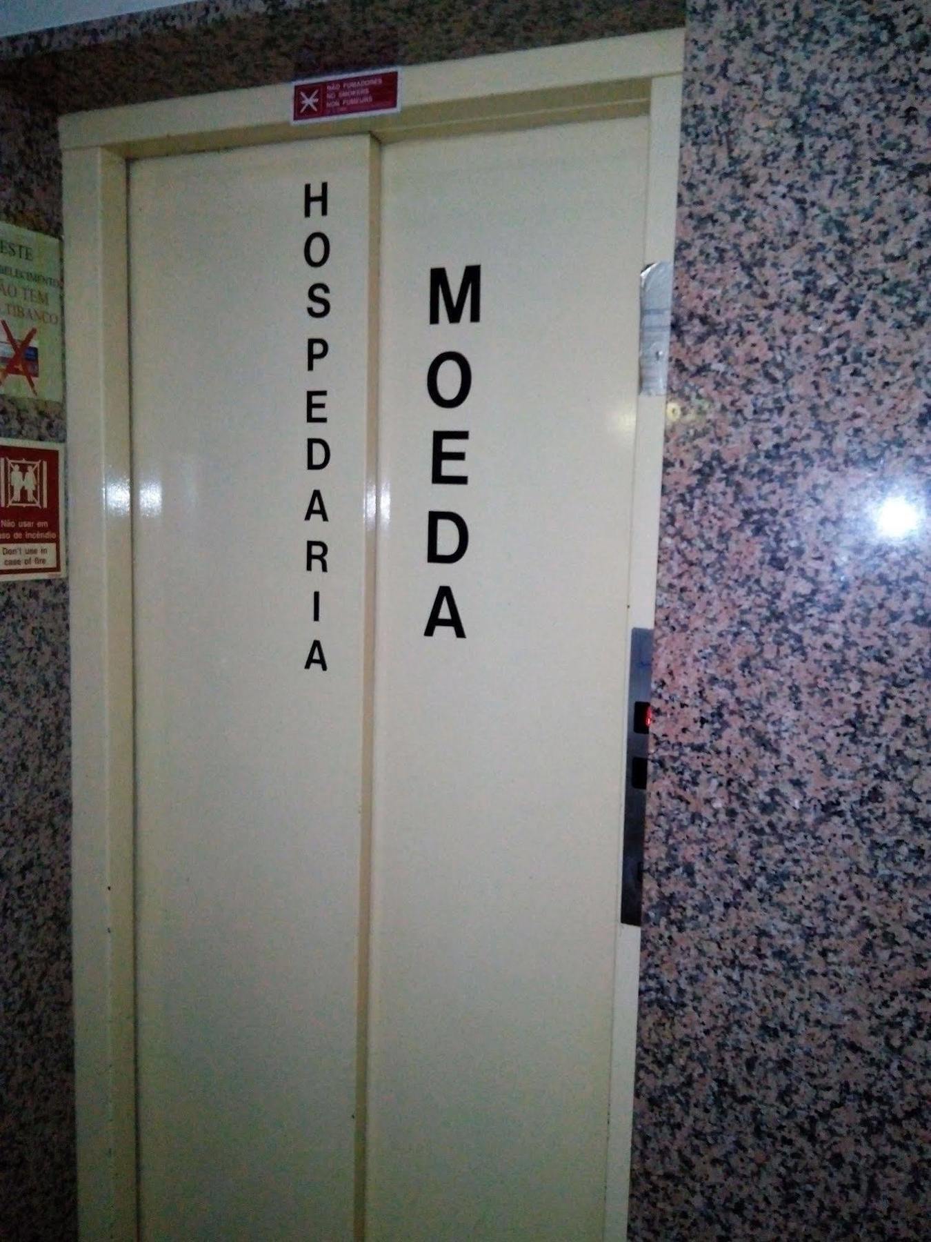ホテル Residencial Moeda コインブラ エクステリア 写真
